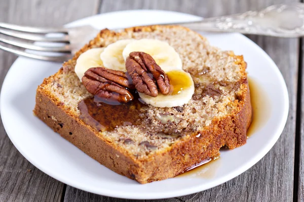 Banana Pecan loaf cake — Stock Photo, Image