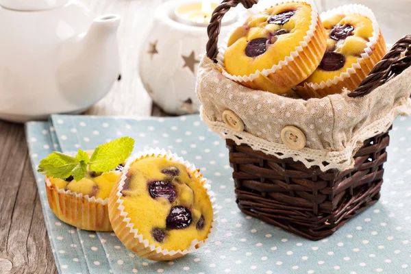 Gluten free muffins with grapes — Stock Photo, Image