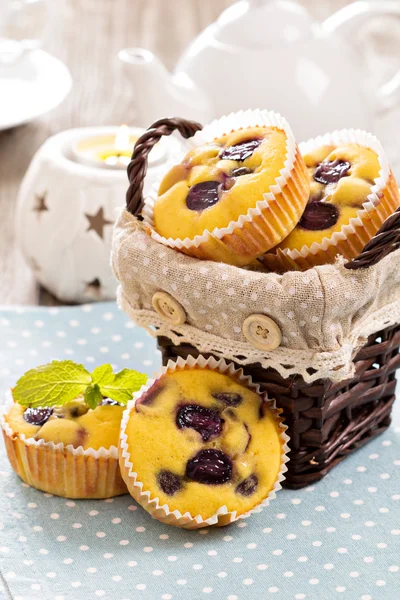 Gluten free muffins with grapes — Stock Photo, Image