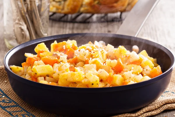 Apple and root vegetable hash — Stock Photo, Image