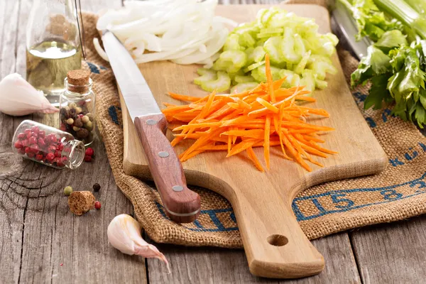 Морковь, лук и сельдерей — стоковое фото