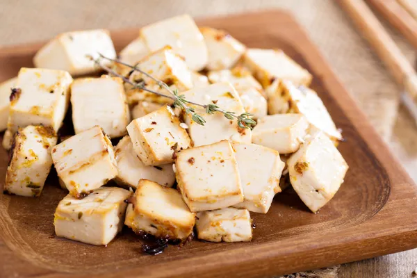 Tofu assado com especiarias — Fotografia de Stock