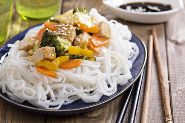 Tofu stir fry with vegetables — Stock Photo, Image