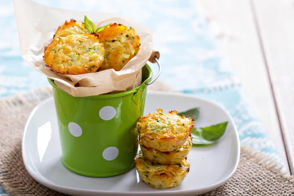 Gebakken courgette muffins — Stockfoto