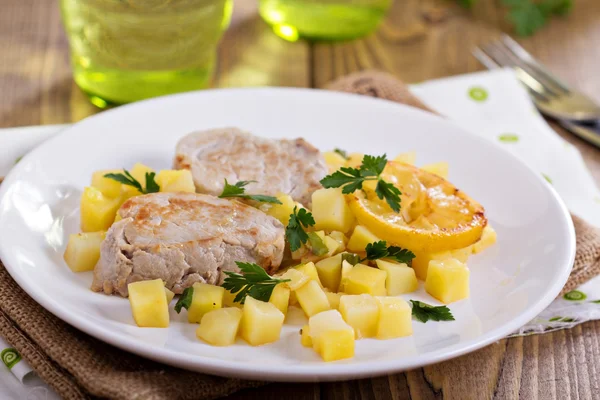 Pork medallions with vegetables — Stock Photo, Image