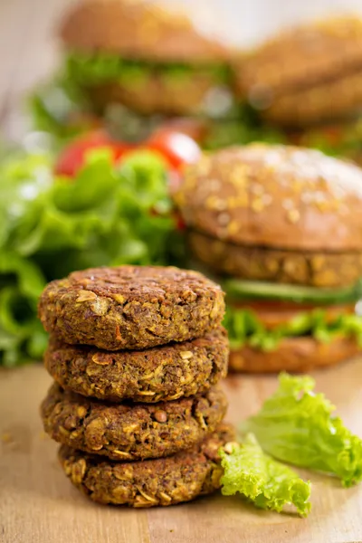 Hambúrgueres vegan com lentilhas e pistashios — Fotografia de Stock