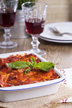 Vejeteryan lazanya ile tofu