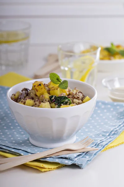 Quinoa with vegetables and pineapple — Stock Photo, Image