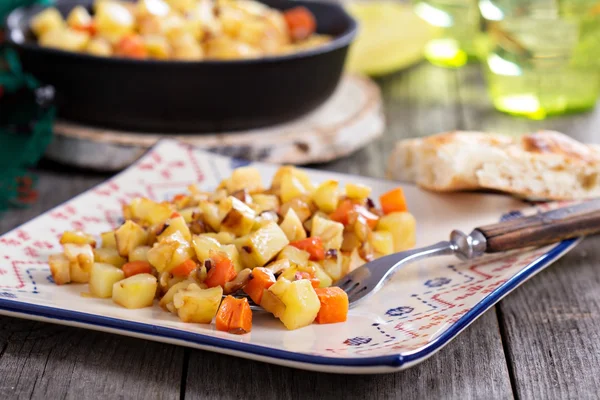 Hachis de pommes et de légumes-racines — Photo