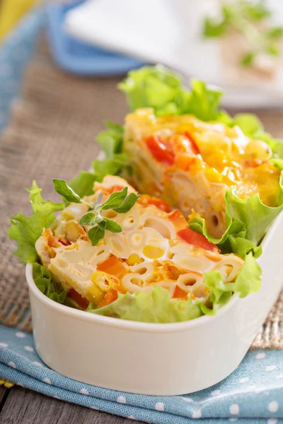 Pastas al horno con huevo y verduras — Foto de Stock