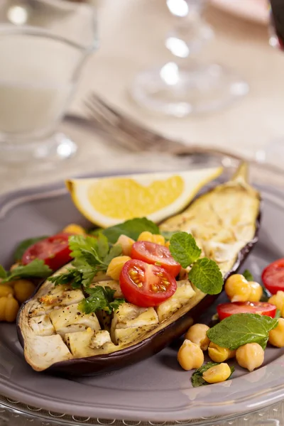 Winter salad with baked eggplant — Stock Photo, Image