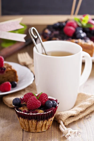 Berry muffin with oats — Stock Photo, Image