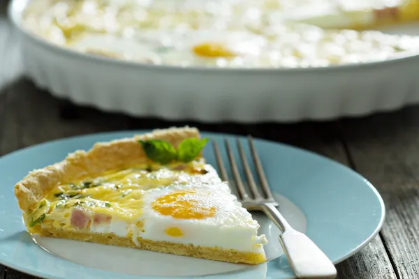 Quiche with ham and eggs — Stock Photo, Image