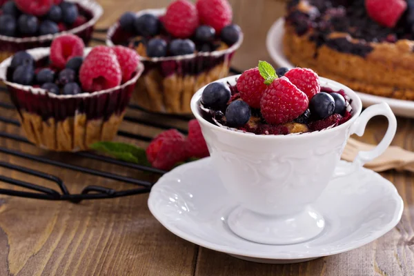 Muffin de bagas com aveia — Fotografia de Stock