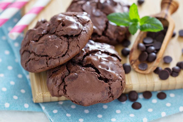 Chocolade koekjes ik een kom — Stockfoto