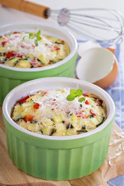 Omelete assado com legumes — Fotografia de Stock