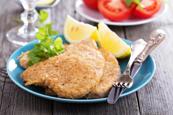 Schweineschnitzel mit Parmesan — Stockfoto