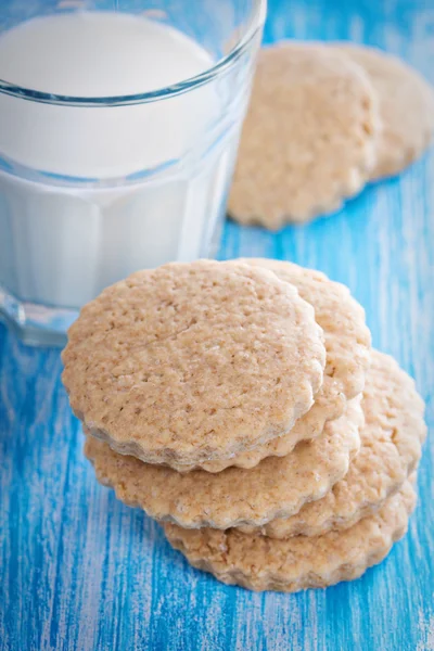 Bolinhos de canela de trigo inteiro — Fotografia de Stock