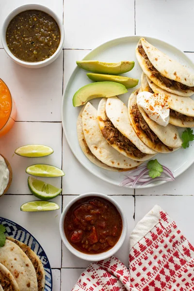 Baked tacos with pulled chicken and cheese — Stock Photo, Image