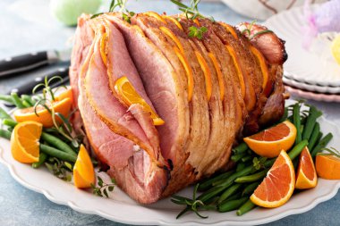 Geleneksel paskalya jambonu.