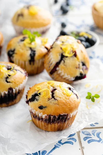 Blueberry muffins with fresh berries and preserves — Stock Photo, Image