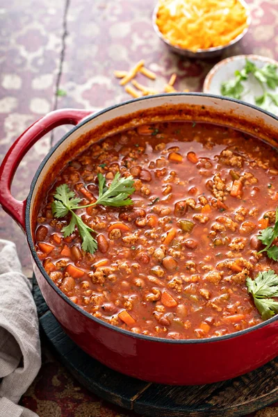Традиційний суп з чилі з м'ясом та червоною квасолею — стокове фото