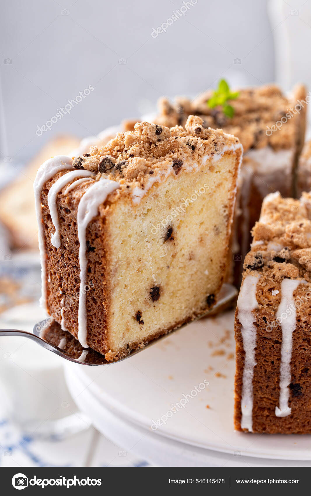 Chocolate chip cookie pound cake made in a tube pan — Stock Photo