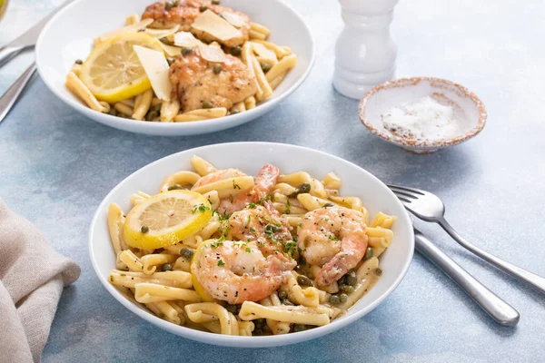 Tavuk ve karides piccatta makarna, limon ve kapari ile