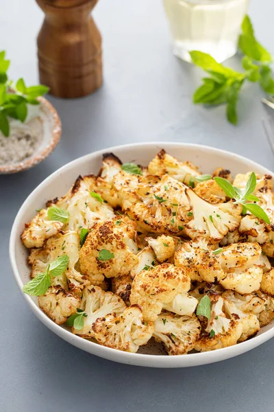 Roasted Cauliflower Fresh Herbs Paprika Garlic — Stock Photo, Image