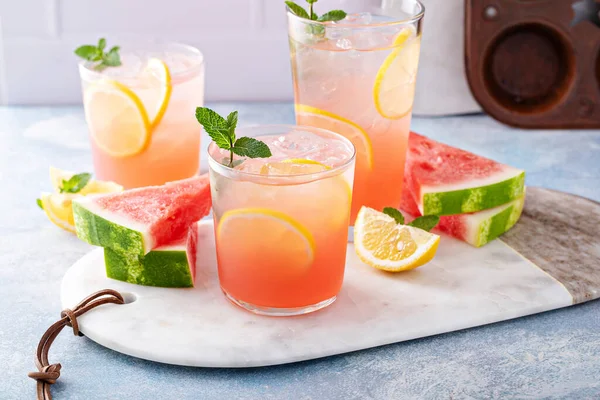 Görögdinnye Limonádé Vagy Koktél Frissítő Jeges Nyári Ital — Stock Fotó