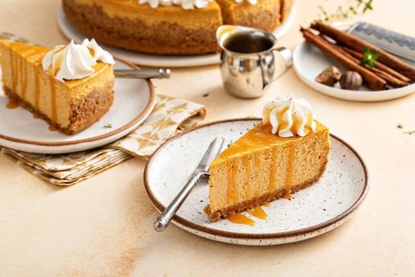 Pumpkin Cheesecake Fall Spices Topped Whipped Cream Dessert Thanksgiving Slice — Fotografia de Stock