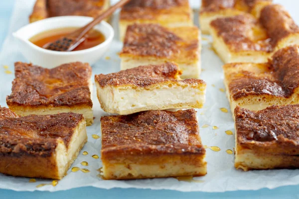 Cinnamon Honey Cheesecake Pie Cit Square Bars Sopapilla Greek Inspired — Foto Stock
