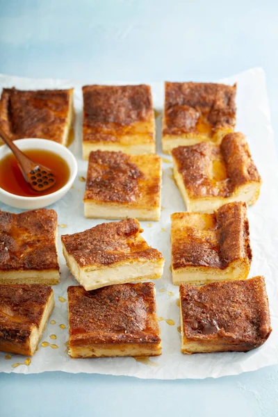 Cinnamon Honey Cheesecake Pie Cit Square Bars Sopapilla Greek Inspired — Stock Photo, Image