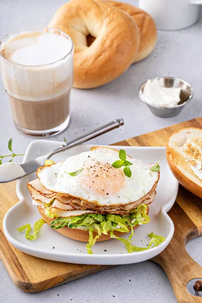 Turkey Bagel Breakfast Sandwich Cream Cheese Lettuce Fried Egg — ストック写真