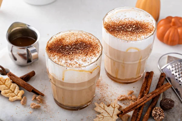 Pumpkin Spice Latte Topped Milk Foam Dusted Cinnamon Nutmeg — Stockfoto