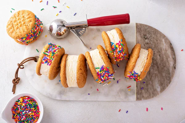 Vanilla Ice Cream Sandwiches Peanut Butter Cookies Covered Sprinkles Overhead — Stock Photo, Image