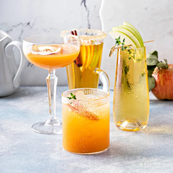 Variety Fall Cocktails Mocktails Made Apple Cider Light Bright Setting — Zdjęcie stockowe