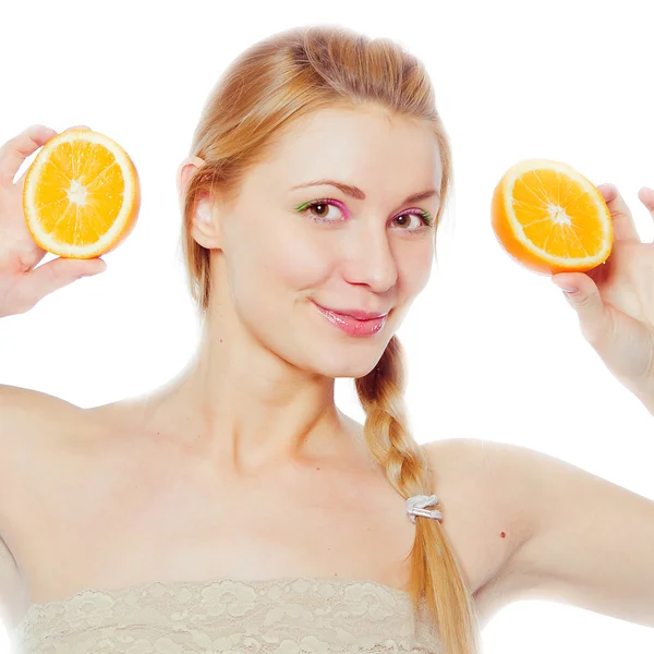 Jeune femme aux oranges — Photo