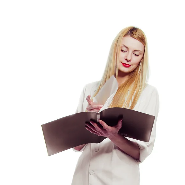 Sexig kvinna i medicinsk vit uniform med röda läppar — Stockfoto