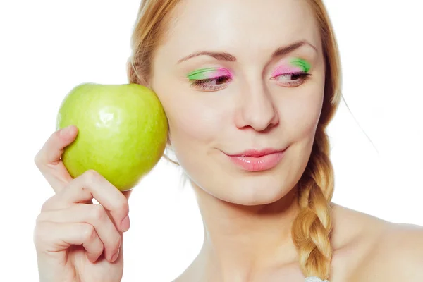 Yeşil elma ile gülümseyen iş kadını — Stok fotoğraf