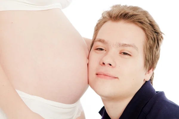 Mannen med sin gravida fru — Stockfoto