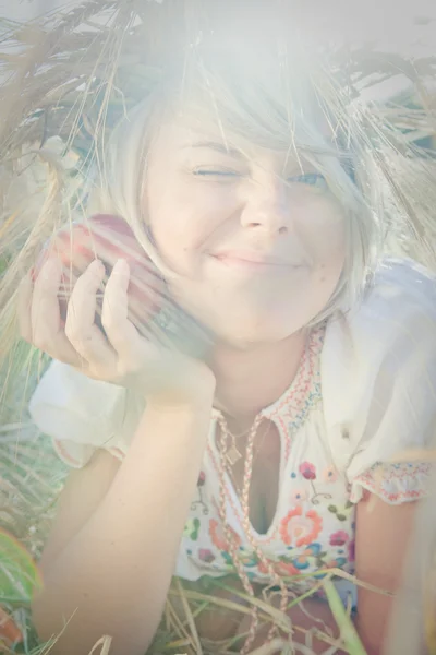 Image of young woman on wheat field — Stock Photo, Image