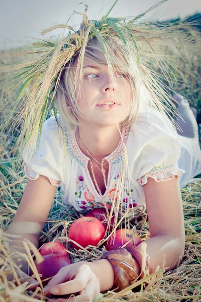 Image of young woman on wheat field — Stock Photo, Image