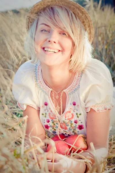 Image of young woman on wheat field — Stock Photo, Image