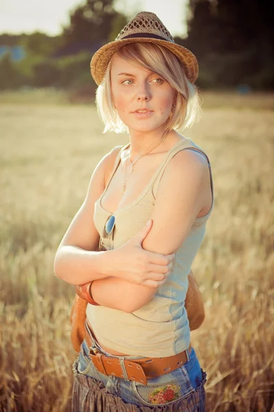 Image of young woman on wheat field — Stock Photo, Image