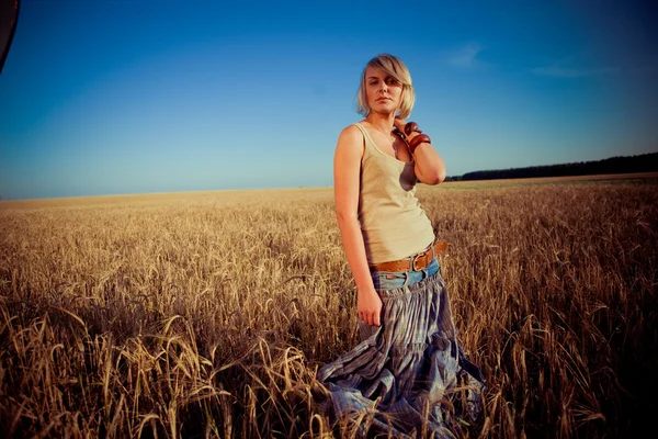 Image of young woman on wheat field — Stock Photo, Image