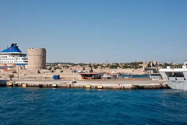 rhodes town'ın panoramik manzarasını