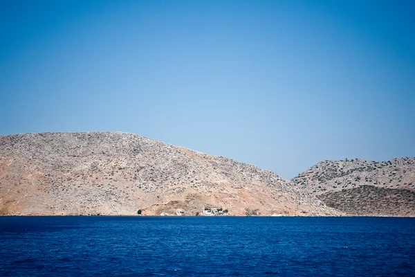 Paisaje marino turquesa con una isla — Foto de Stock