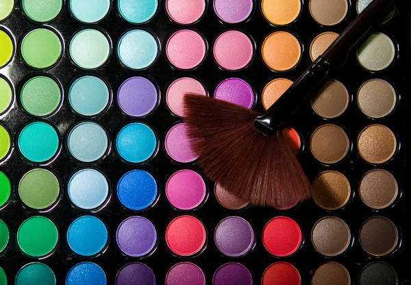 Jeu de maquillage. Palette de fards à paupières multicolores professionnels — Photo