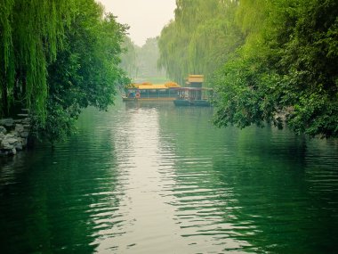 kanaldaki geleneksel tekneler